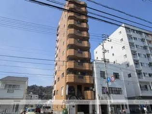 バルセロナマンション【3階】の外観