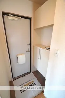 フルール・プリムヴェール D棟【2階】の玄関