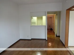 ヒルズ南戸塚【7階】の居間