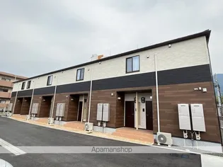 愛媛県四国中央市中曽根町【アパート】の外観