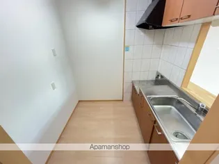 ニューハウジングⅢ【1階】のキッチン