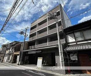 フォース二条城東【102号室】の外観