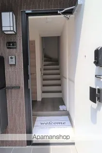 西臺 稀 上ノ臺(ニシダイマレウエノダイ)【1階】の玄関