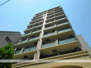 レジディア新宿御苑【7階】の外観