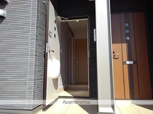 コントレイル【1階】の玄関