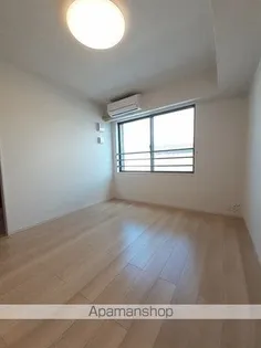 ゼロツー壱番館【2階】の居間