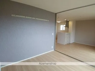 アンジュ三番街【101号室】の居間