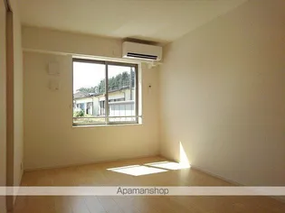 コントレイル【1階】の居間