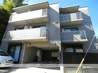 ロイヤル・クレスト【1階】の外観