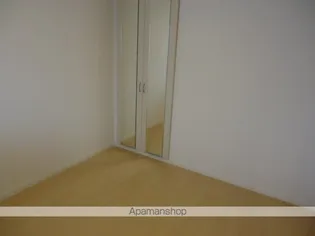 ウィング東合川【2階】の居間