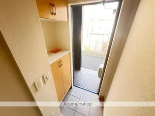 プレジールB【2階】の玄関