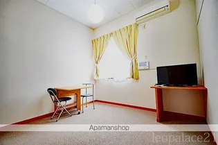 レオパレスRESIDENCEⅡ【2階】の居間