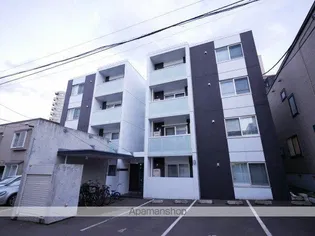 モルティーニ宮の森の画像