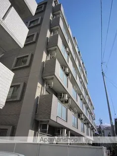 ドエルE−8【3階】の外観