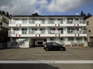 ロイヤルパインズの外観