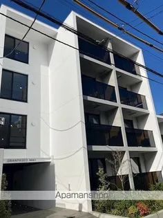 東京都新宿区大久保2丁目【マンション】の外観