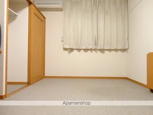 レオパレスパティオ【208号室】の居間