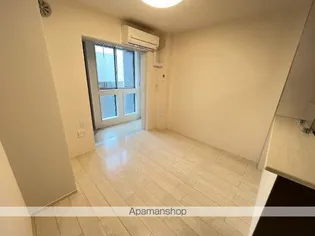 グレーシア【1階】の居間