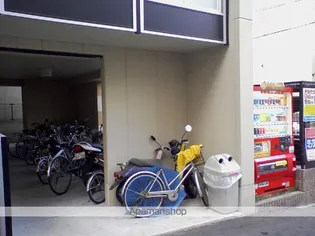 レオパレスナラヤ【5階】の外観