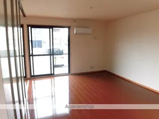 プレミール II【102号室】の居間