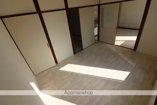 第5ロイヤルマンション【102号室】の内装