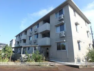 ファミール・カメリア【3階】の外観