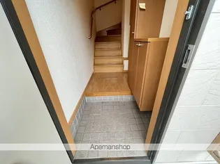 ファイブ アンジュ【202号室】の玄関