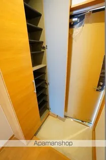 リバブル稲川【2階】の玄関