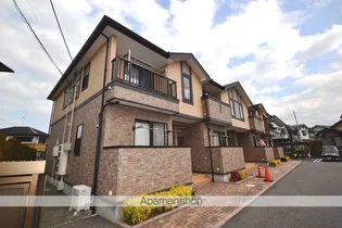 ファミール【2階】の外観