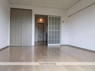 チェリーヒルズ【202号室】の居間