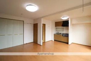 ブラサムハイツ【2階】の居間