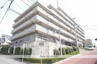 リファレンス寺塚【3階】の外観