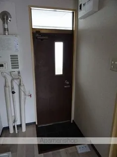 プリメゾンⅡ【2階】の玄関