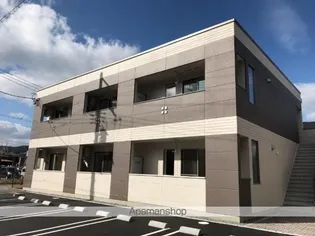 トロワ・ミルピエール【1階】の外観