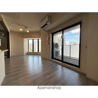 ザ・パークハウス上前津フロント【7階】の居間