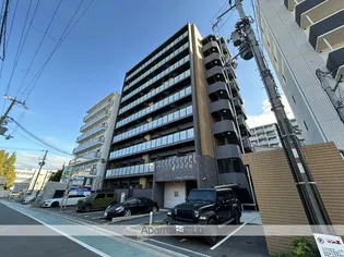 プレサンス江坂クォーレの外観