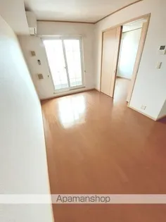 グラシュー・メゾンA【2階】の居間