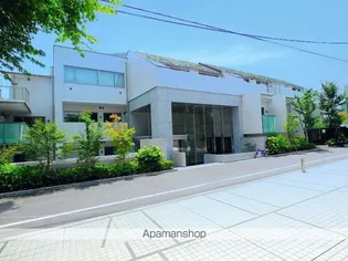 東京都新宿区市谷田町3丁目【マンション】の外観