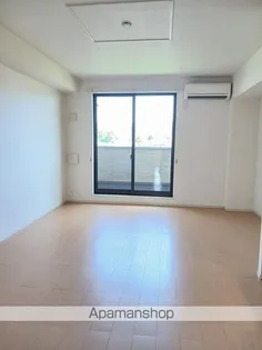 ユニベールB【2階】の居間