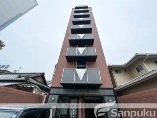 スリースターズマンションの画像