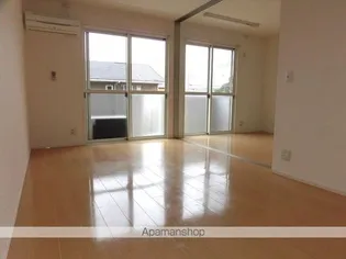 リバーセント B棟【2階】の居間