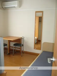 レオパレス有【202号室】の居間