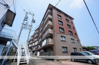 STRウィスタリアガーデン【201号室】の外観