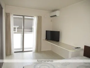 ニルヴァーシュ【108号室】の居間