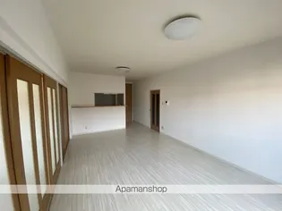 スカイビュー高須台【202号室号室】の居間