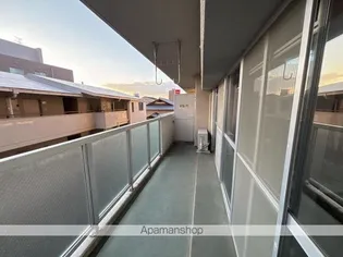 アイランドガーデン多田【302号室】の玄関