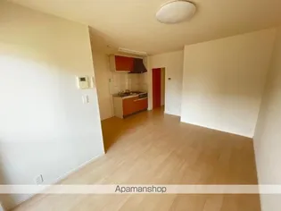 グランシャリオⅡ【102号室】の居間