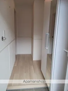 サウスウェーⅧ A【1階】の玄関