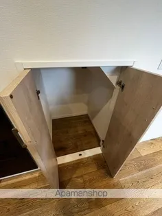 ウィザース【2階】の内装