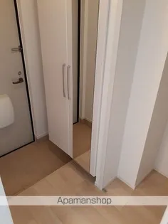 パールリバー アイランド2号館【1階】の玄関